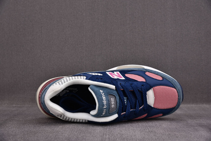 NEW BALANCE 992  NB000004