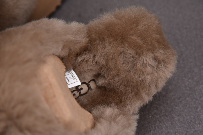 UGG SANDALS 1