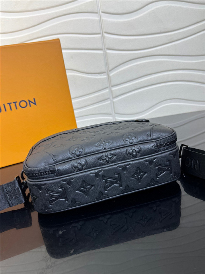 l**is V*t*n horizon 55-‭38*55*21cm