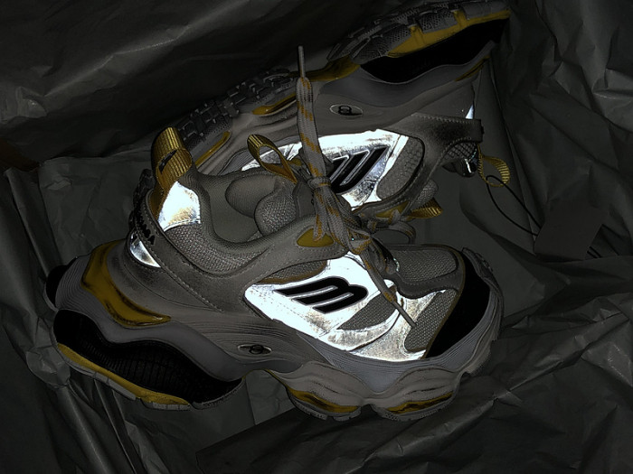 SNEAKER CARGO