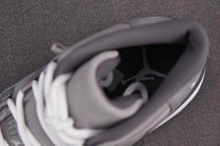 AIR JORDAN 11 RETRO COOL GREY 2021 CT8012-005