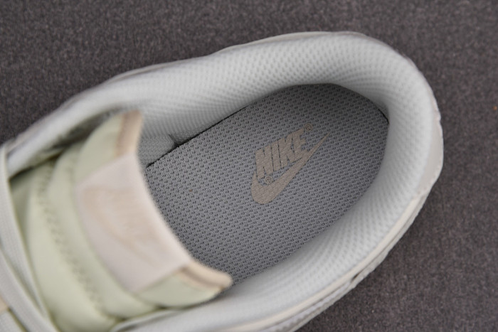 NIKE DUNK LOW LIGHT BONE DD1503-107