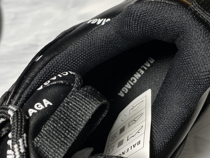 TRIPLES TRAINER SNEAKERS letters  2000015