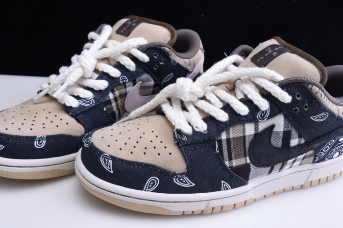 Travis Scott x Nike SB Dunk Low  CT5053-001