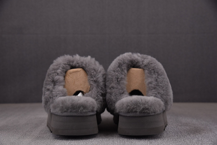 UGG SANDALS 2