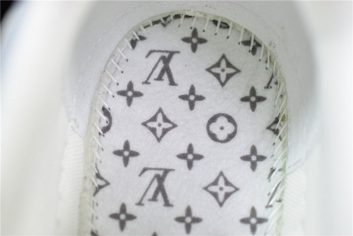 LV snekaers  L000008