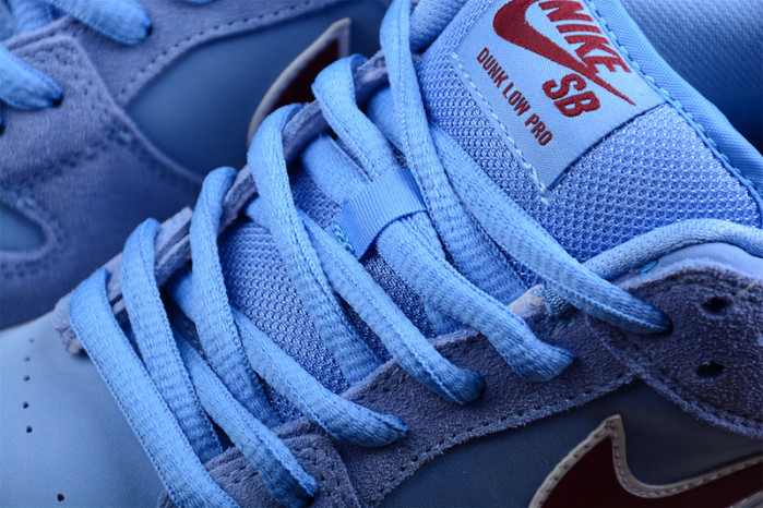 Nike SB Dunk Low Philadelphia Phillies DQ4040-400