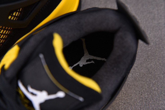 Air Jordan 4 Retro Thunder (2023) DH6927-017
