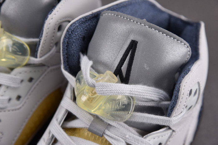 Air Jordan 5 Retro A Ma Maniére Diffused Blue FZ5758-004