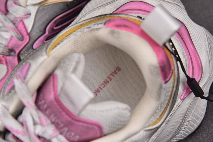 SNEAKER CARGO